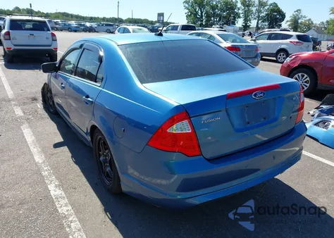 2010 Ford Fusion Se z USA, uszkodzony, nr VIN 3FAHP0HA6AR129332